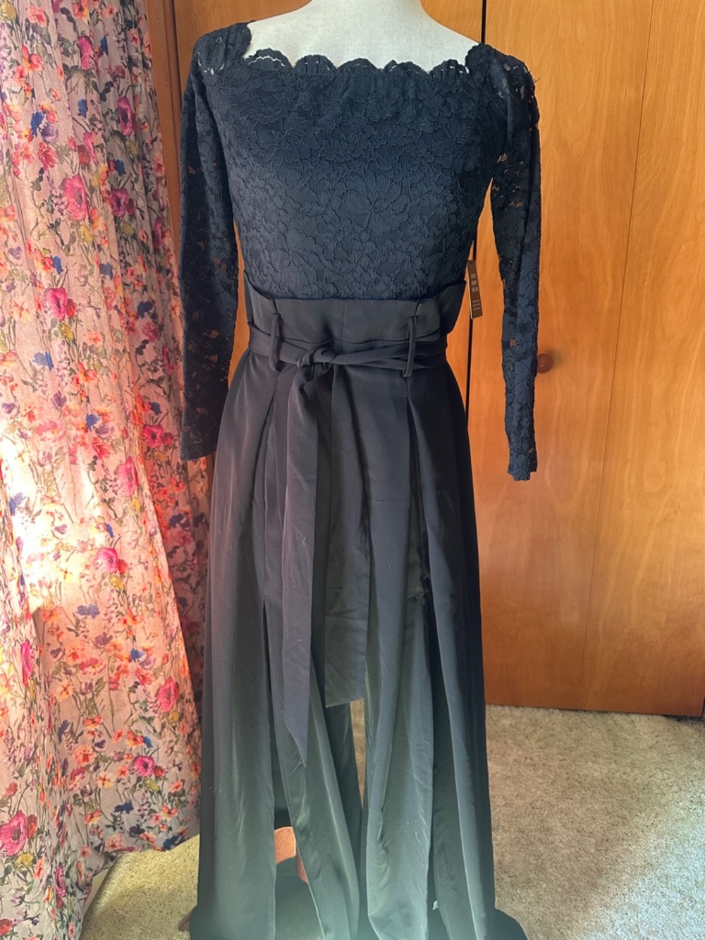 Elegant Black Lace Long-Sleeve Evening jumpsuit - Picture 8 of 15